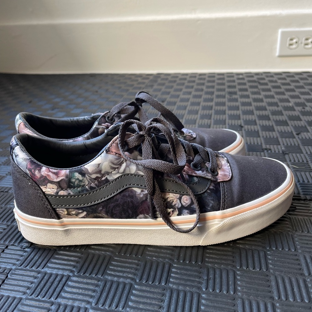 Vans womens size 8 floral shoes